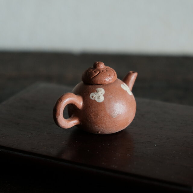 小ぶりで可愛い◇中国産 小ぶり陶器製ミニチュア急須 インテリア