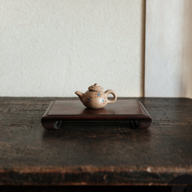 小ぶりで可愛い◆中国産　小ぶり陶器製ミニチュア急須　インテリアオブジェ　古民家　古道具　可愛い　i21
