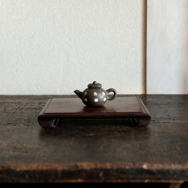 小ぶりで可愛い◆中国産　小ぶり陶器製ミニチュア急須　インテリアオブジェ　古民家　古道具　可愛い　i22