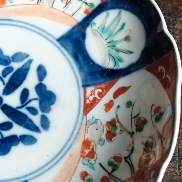 草花と蝶々◇伊万里 花文色絵金彩七寸中皿 古民家 骨董・antiques 明治