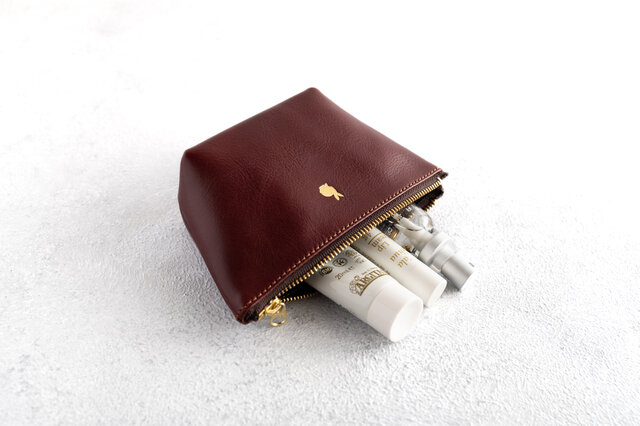 new】深みボルドーの牛革ミニポーチ＊うさぎマーク／Sサイズ／本革