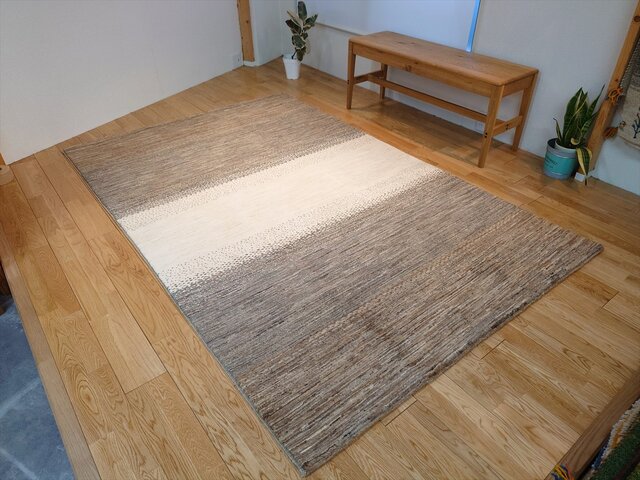 夏の大キャンペーン】天然ラグ ガゼニラハット 194×146 真紅 赤 夏の大