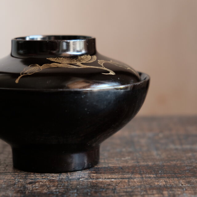 桃と花◇古輪島塗 漆芸黒塗沈金蓋付碗 漆器 骨董・antiques 古民家