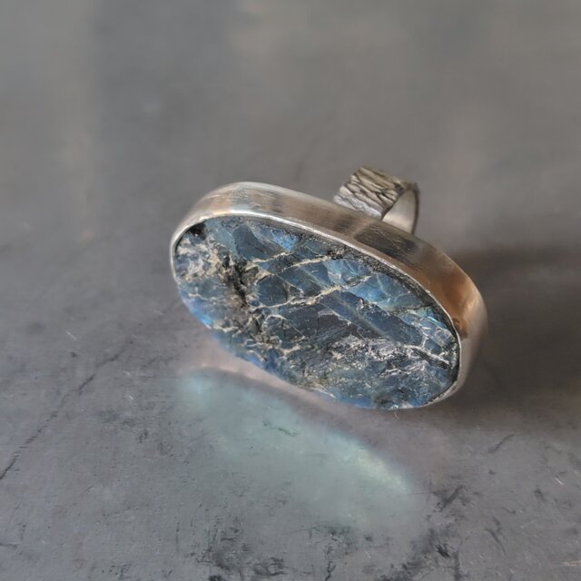 ラブラドライトシルバーリング#13 | iichi 日々の暮らしを心地よくする