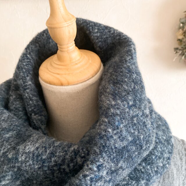 ふんわりあたたか ヘリンボーンウールのスヌード＊杢ネイビー | iichi