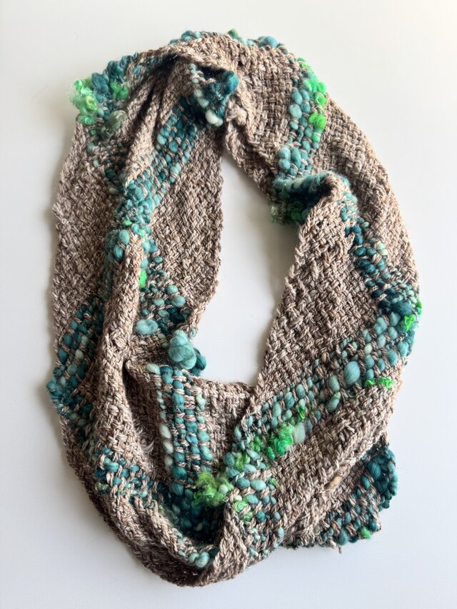 手紡ぎ毛糸のスヌード　ナチュラル&グリーン系