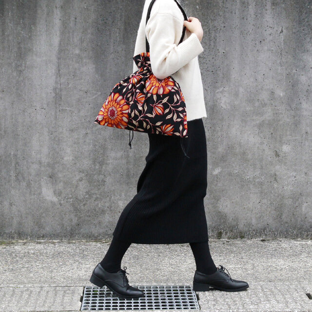 アフリカ布の巾着バッグ（ヒマワリ）トート 大きめ アフリカンプリント