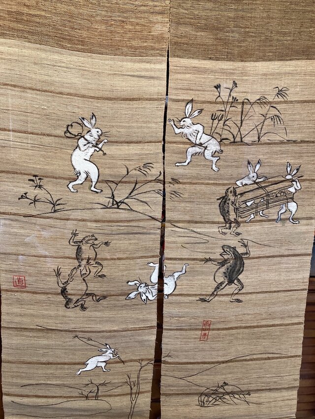 鳥獣戯画 手描き染めのれん | iichi 日々の暮らしを心地よくする 鳥獣戯画 手描き染めのれん | iichi 日々の暮らしを心地よくする
