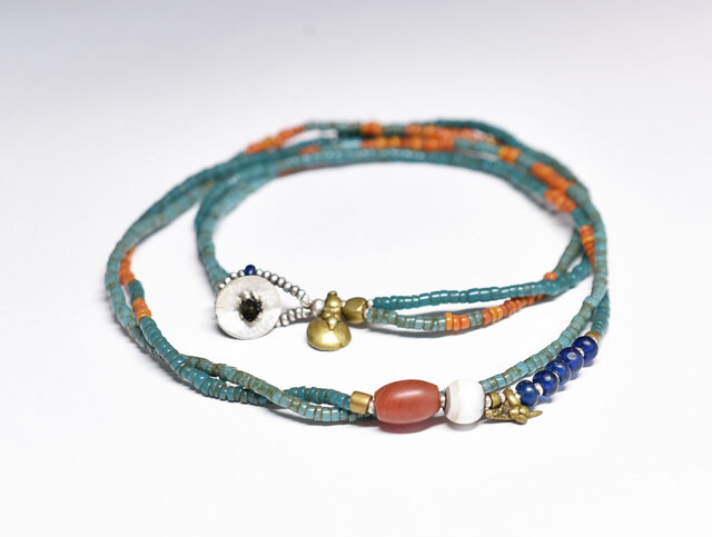 シャン族カーネリアンと古代瑪瑙、ピーコックブルーとオレンジビーズ