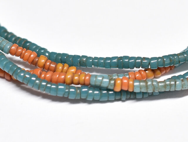 アンティークカーネリアンビーズ シャン族カーネリアンと古代瑪瑙、ピーコックブルーとオレンジビーズ