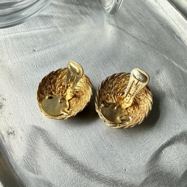 Y1203-ヴィンテージイヤリング U.S.A. 1960〜70's Gold Tone Domed