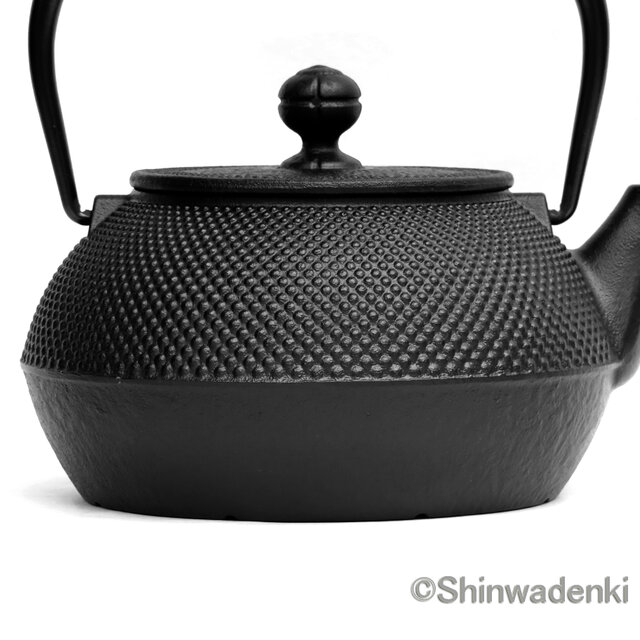 南部鉄器 鉄瓶 7型アラレ0.9L 内面素焼き・酸化被膜仕上 日本製 直火