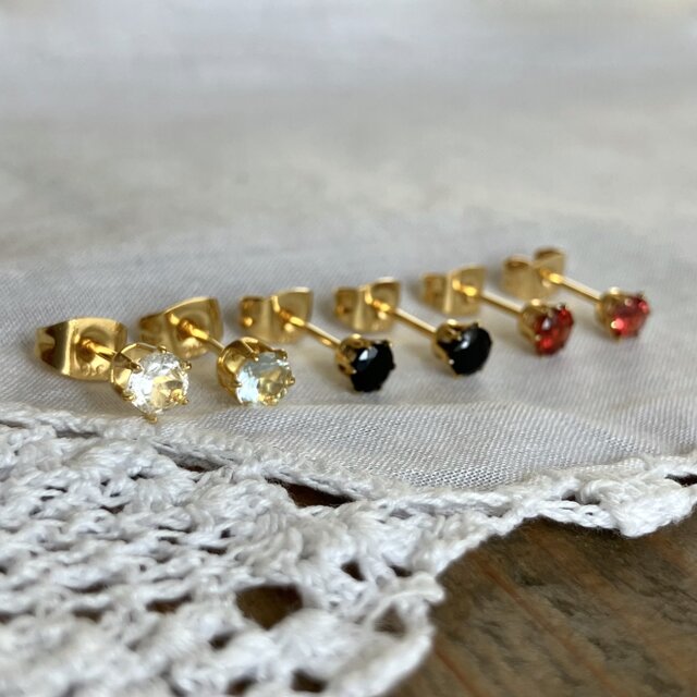 Topaz + Spinel + Garnet：小さな天然石ピアスのスペシャルセット