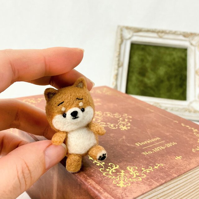 受注制作】 ぬいぐるみ風のまゆ柴犬(赤柴・黒柴・白柴) 羊毛フェルト