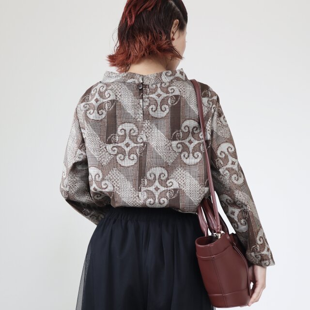 sale●泥大島紬のハイネックブラウス・L