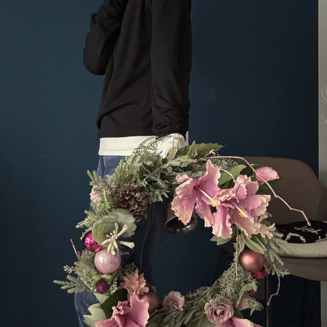 迫力のφ50cm 個性満点！ハイビスカスのクリスマスリース*モーヴ