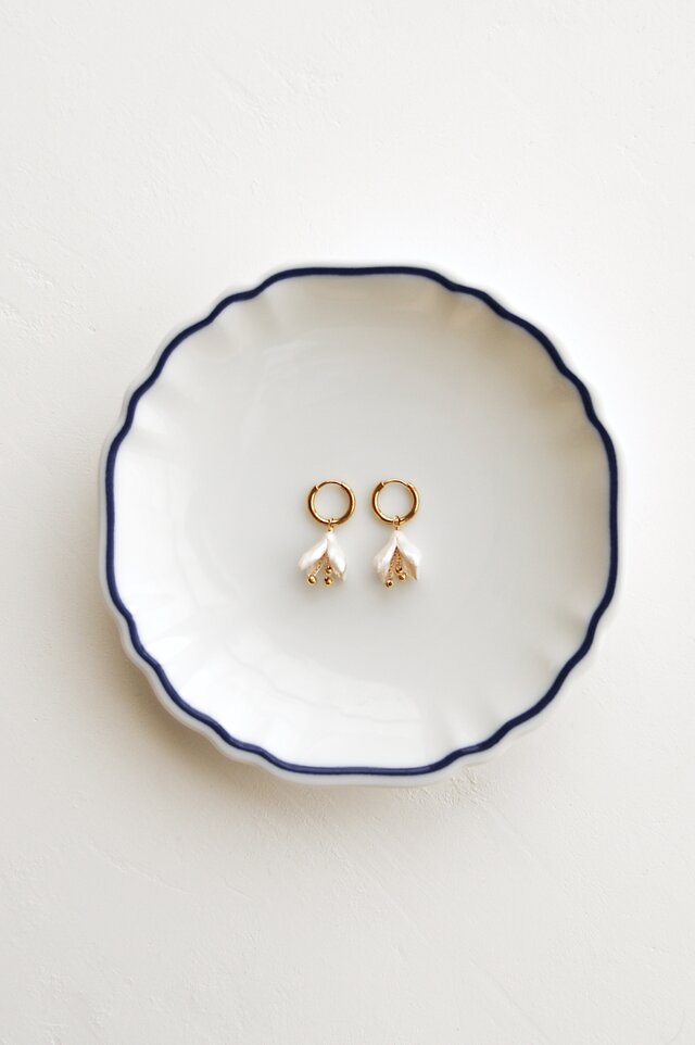 Neroli Single Bloom - Metallic White