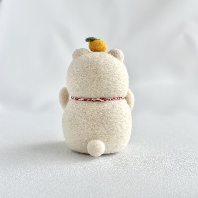 迎春くまさん | 鏡餅になりきるシロクマさん 【受注生産】 | iichi