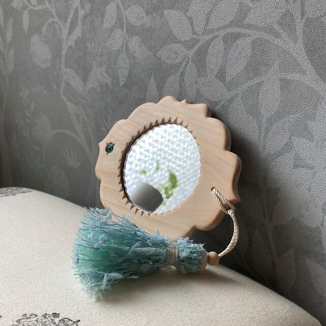 氣（木）合わせ鏡　あさぎ