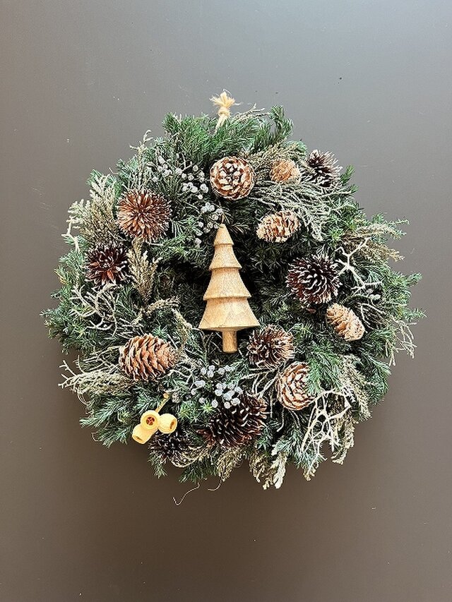 木製オーナメント付き】 ノグルミと森の木の実のリース | iichi 日々の