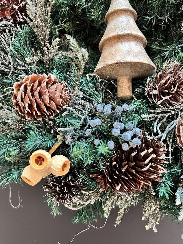木製オーナメント付き】 ノグルミと森の木の実のリース | iichi 日々の