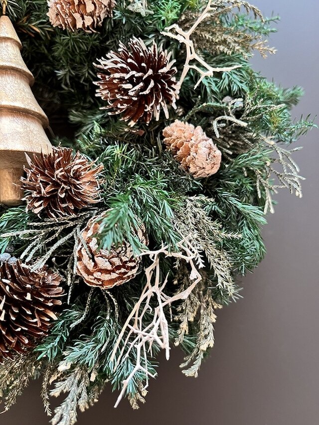 花々と木ノ実とコルクのリース 花々と木ノ実とコルクのリース