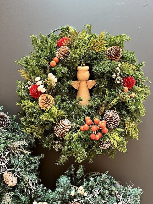 木製オーナメント付き】 ノグルミと森の木の実のリース | iichi 日々の