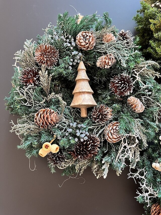 木製オーナメント付き】 ノグルミと森の木の実のリース | iichi 日々の