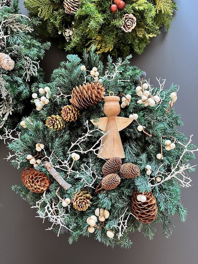 木製オーナメント付き】 ノグルミと森の木の実のリース | iichi 日々の