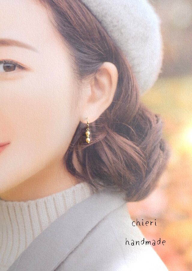 【SALE】c313　アイボリーカラー4mmチェコパール ピアス(パーツ変更可能)