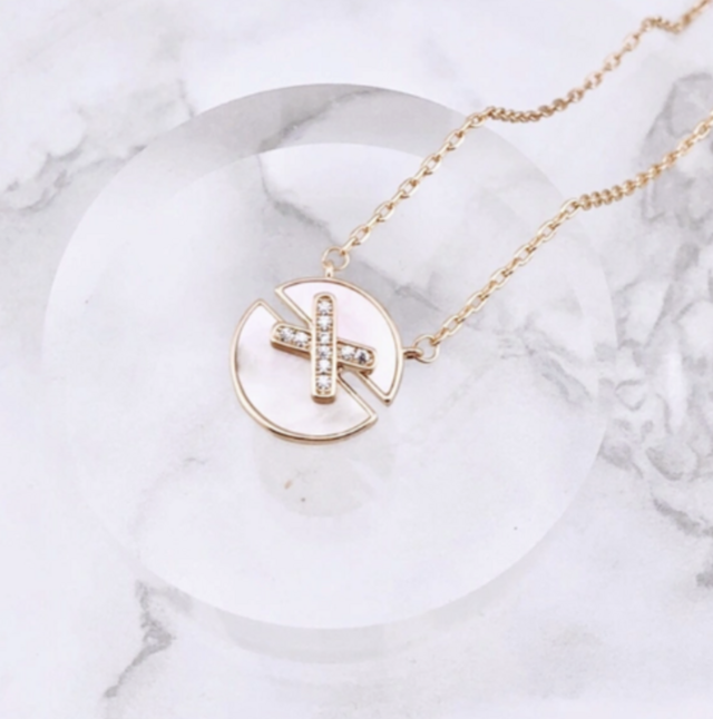 幸せのリボンネックレス（マザーオブパール）【高品質！送料無料！当日発送！】