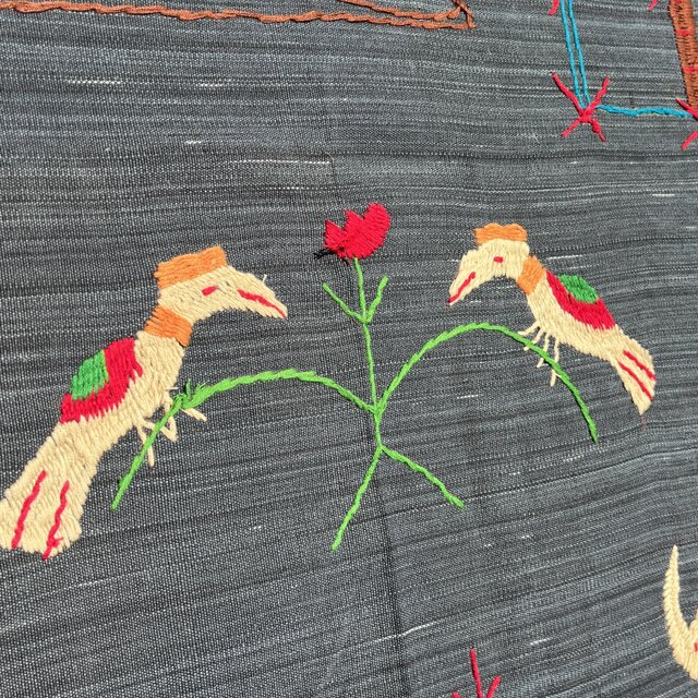 伝統的な刺繍掛軸 アート　ミャンマー製 ミャンマー・チン族手刺繍布【インディゴ】Lot.3 | iichi 日々の暮らし