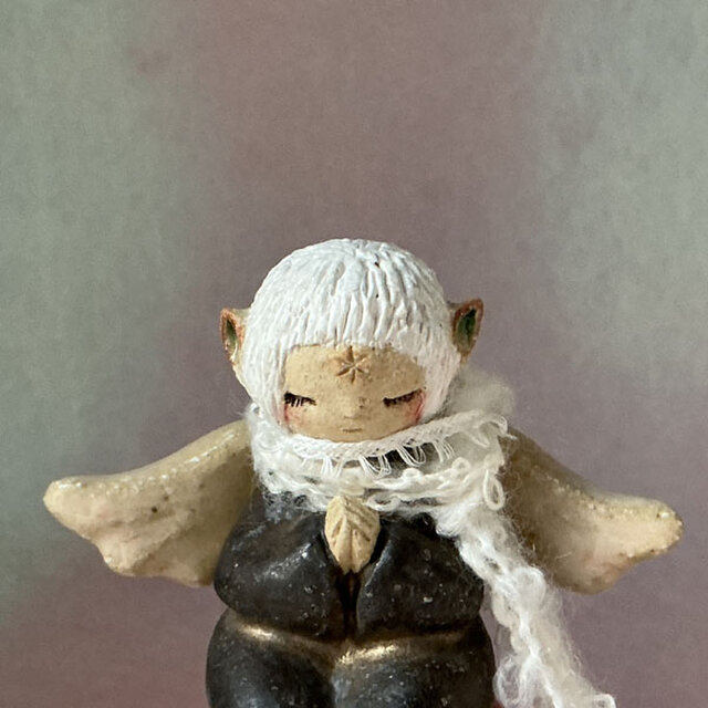 訳あり・陶器【手を合わせる妖精さん】きのこ | iichi 日々の暮らしを