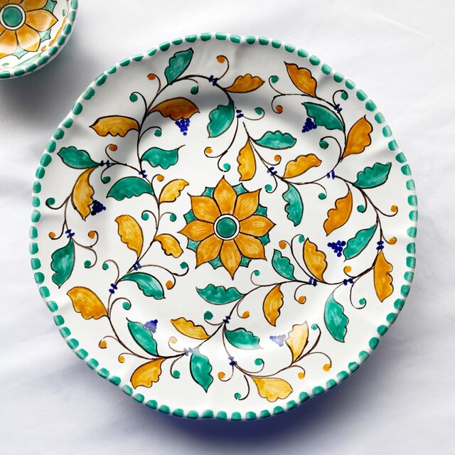 植物柄のディナー皿 マヨリカ焼き イタリア陶器  GEO066