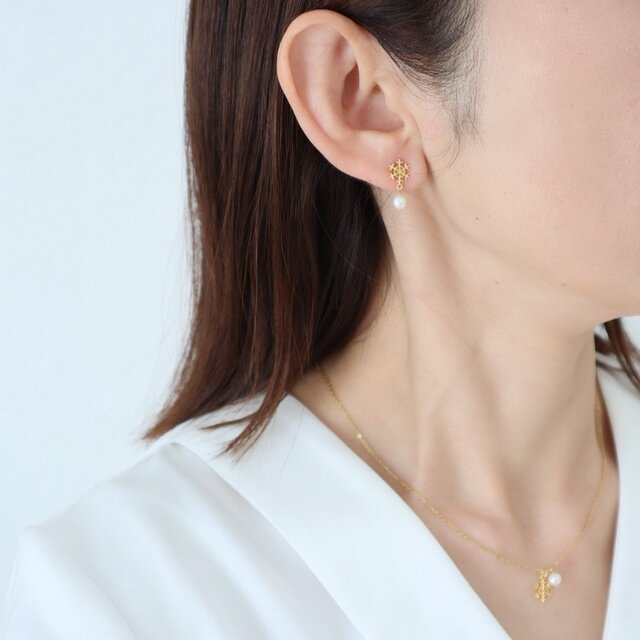 ✴︎Xmas限定！チャーム付きラッピング✴︎ 雪の結晶ネックレス&ピアス
