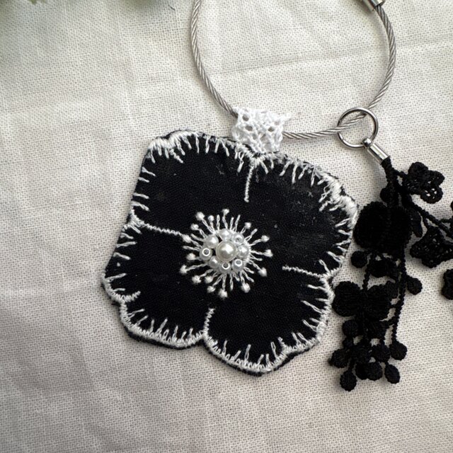 ハンドメイドチャーム＆キーホルダー＊ミナペルホネン アネモネパール