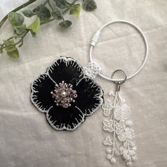 ミナペルホネン　ハンドメイドチャーム　飾り ハンドメイドチャーム＆キーホルダー＊ミナペルホネン アネモネビーズ