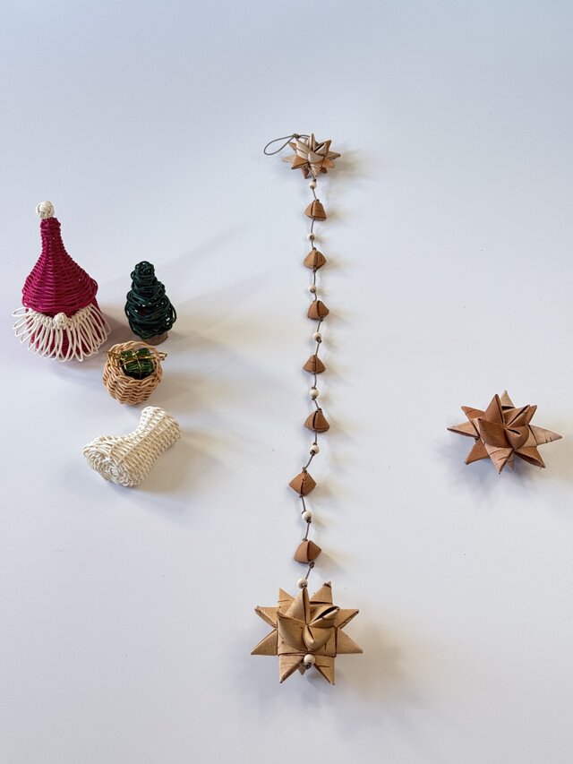 白樺細工ガーランド(木ビーズ生成り)