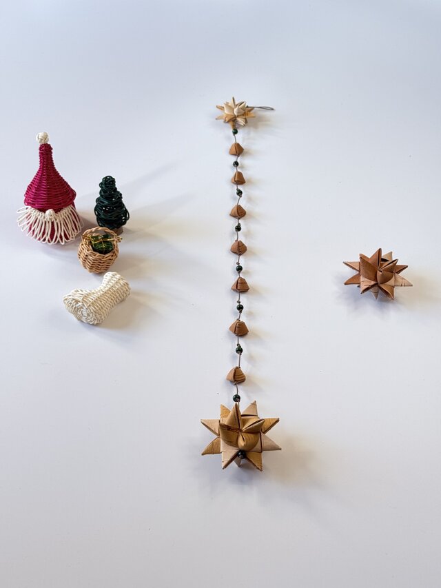 白樺細工ガーランド(木ビーズ緑)