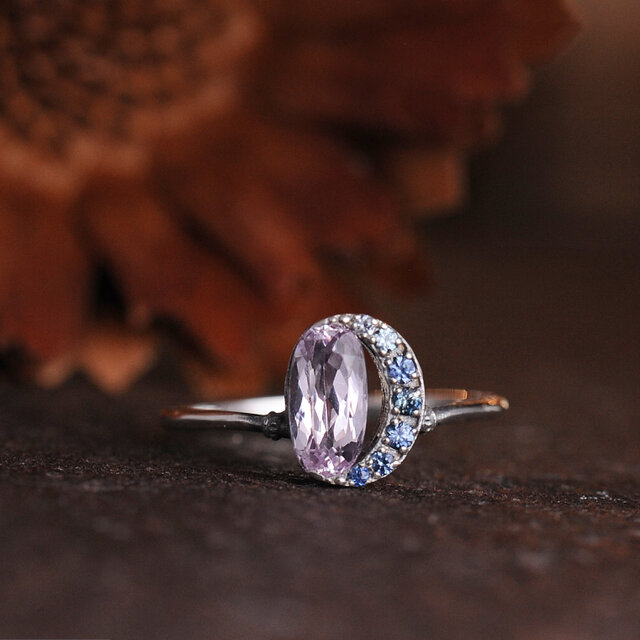 クンツァイトの三日月環リング