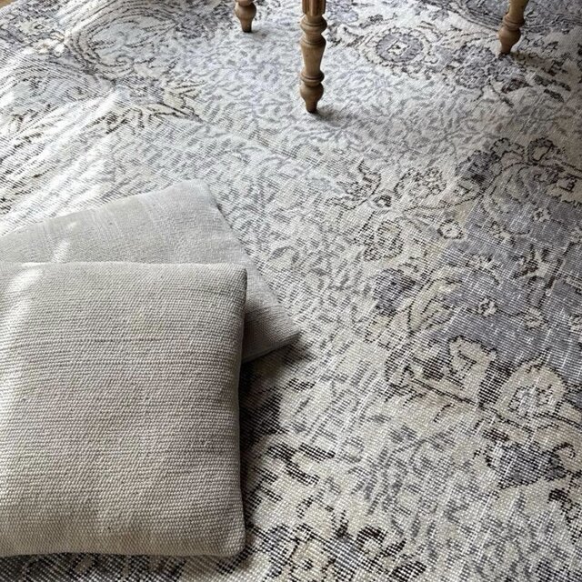 美品　超大判167×257 グレイ×クリーム　ボタニカル　トルコヴィンテージラグ 美品 超大判167×257 グレイ×クリーム ボタニカル トルコヴィンテージ