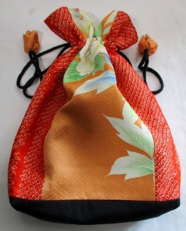 ８５０２　絞りと花柄の着物で作った巾着袋