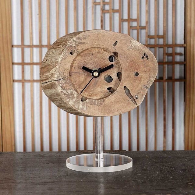 自然素材の時計　流木の時計　置時計　掛け時計　壁掛け時計　窓辺の装飾　木の時計　　１０２