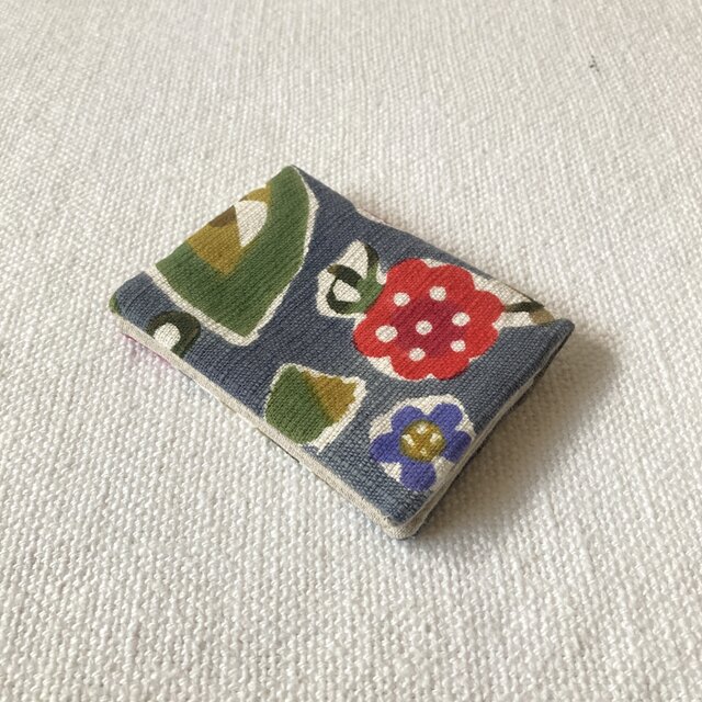 型染め カードケース「赤い木の実」