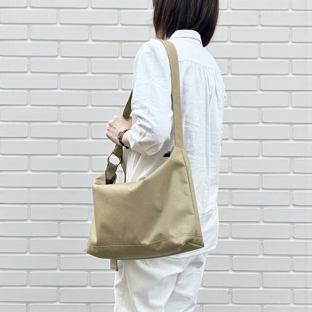 DRIFTER-M：ベージュ（コーデュラナイロン　撥水加工ナイロン素材ショルダーバッグ）＜受注製作＞