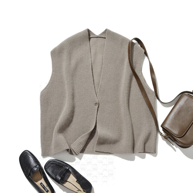 家でも外でもあったかお洒落を楽しむ、ニットベスト　100％　251103-1