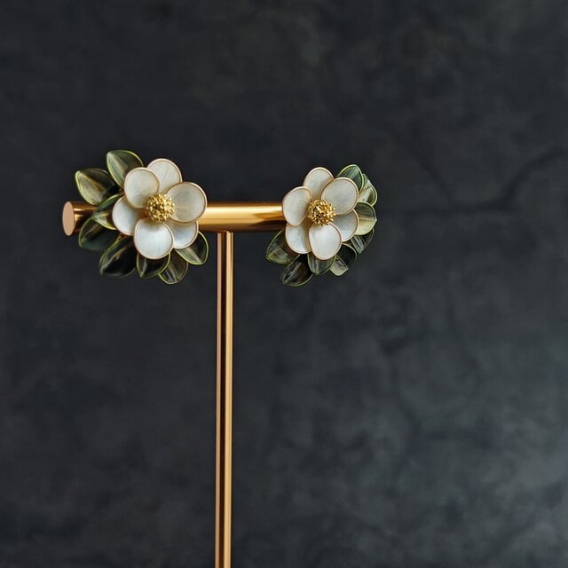 白椿ピアス/イヤリング