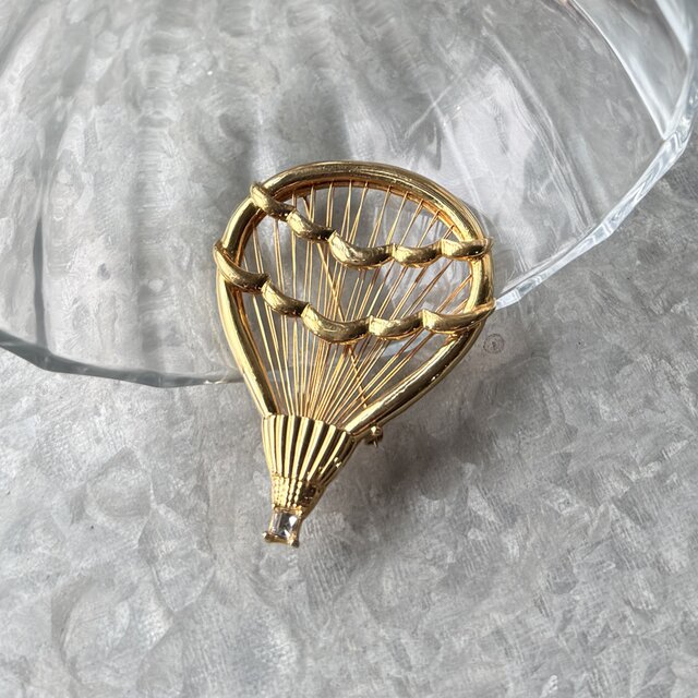 SCM47-【 MONET 】モネ・ヴィンテージブローチ 1970〜80's Gold Tone Hot Air Balloon