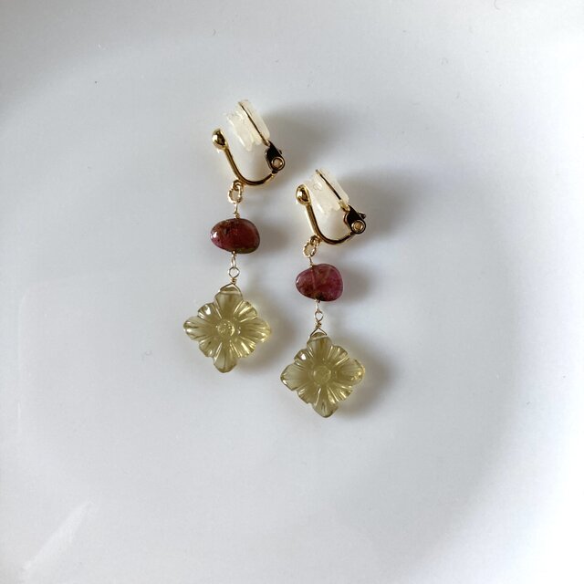 カービングクォーツとトルマリンのソフトタッチイヤリング