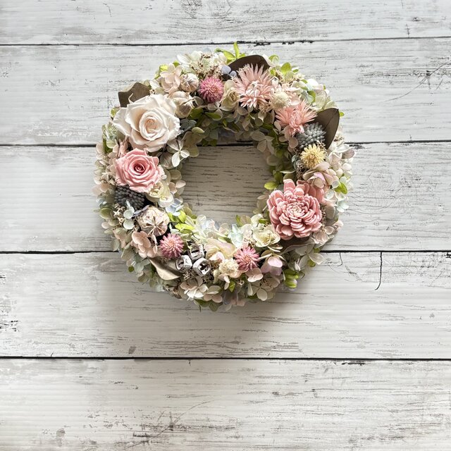 季節を問わずに！バニラピンクのフラワーリース